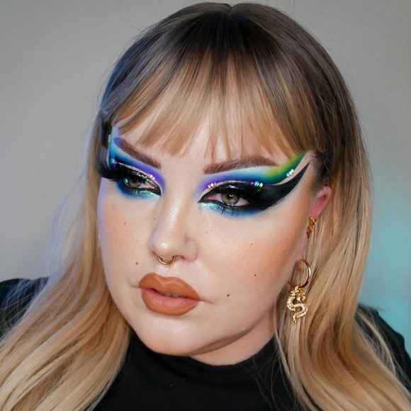 Cosmic Brushes "Serenity" eyeshadow palette - Picture 7 of 12